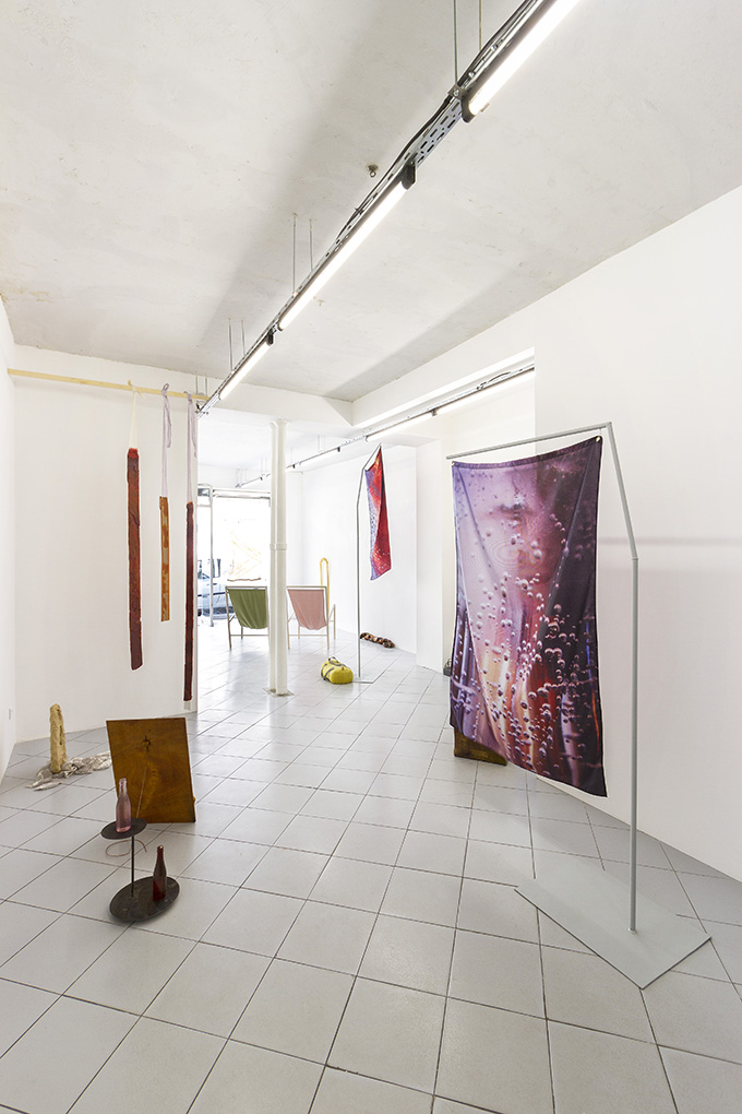 STRADDLE THE LINE BETWEEN FORM AND FUNCTION, galerie Jérôme Pauchant