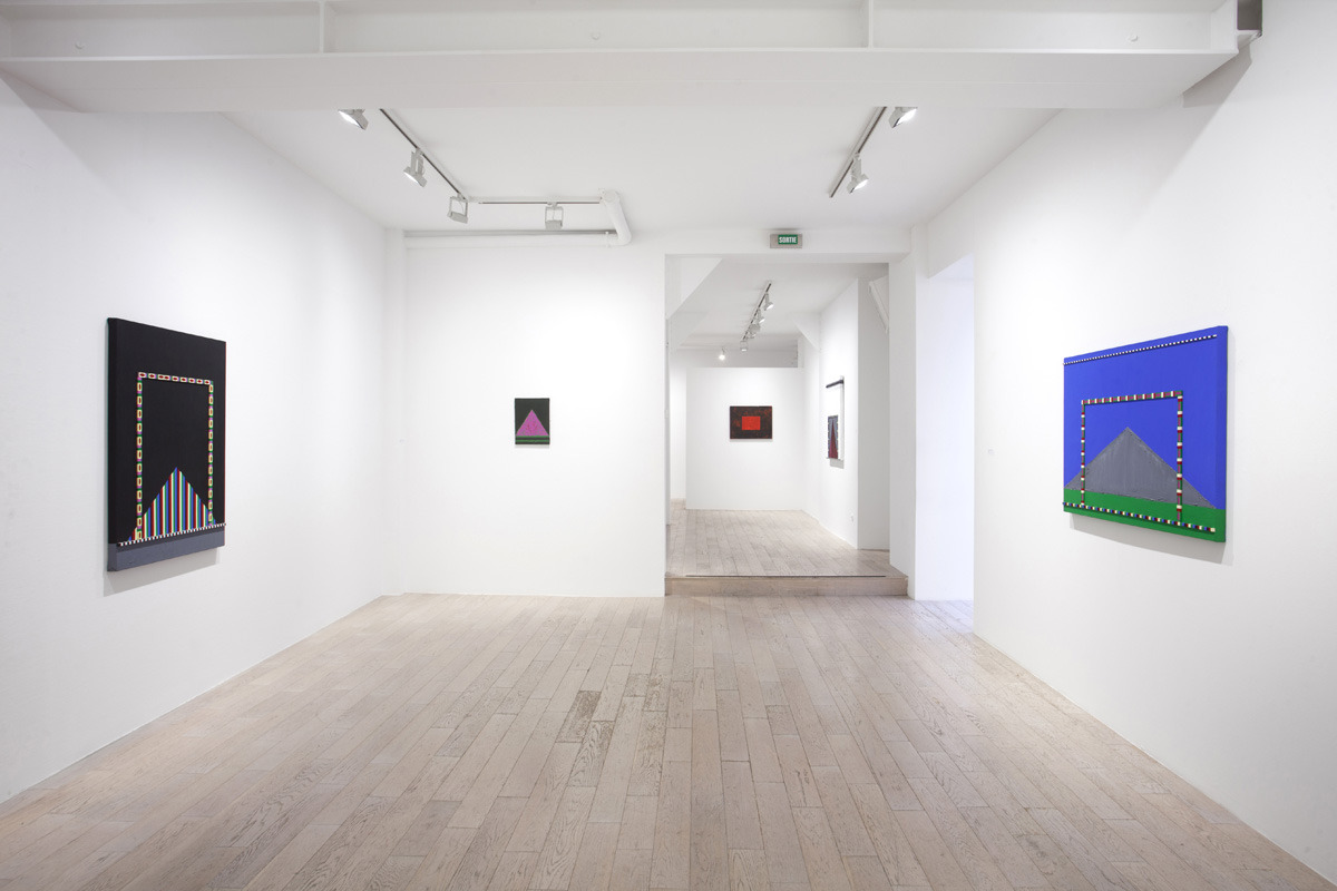 Vue de l'exposition The phoenix and the mountain (1980) and new paintings (2013-2015) de Régina Bogat. Courtesy Galerie Zürcher Paris