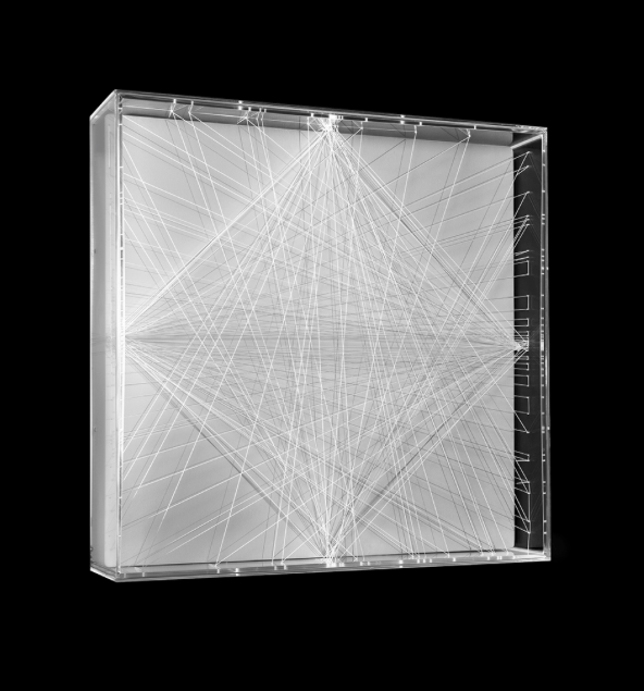 Thomas Canto, Crystalic white hole, 80 x 80 x 15 cm .