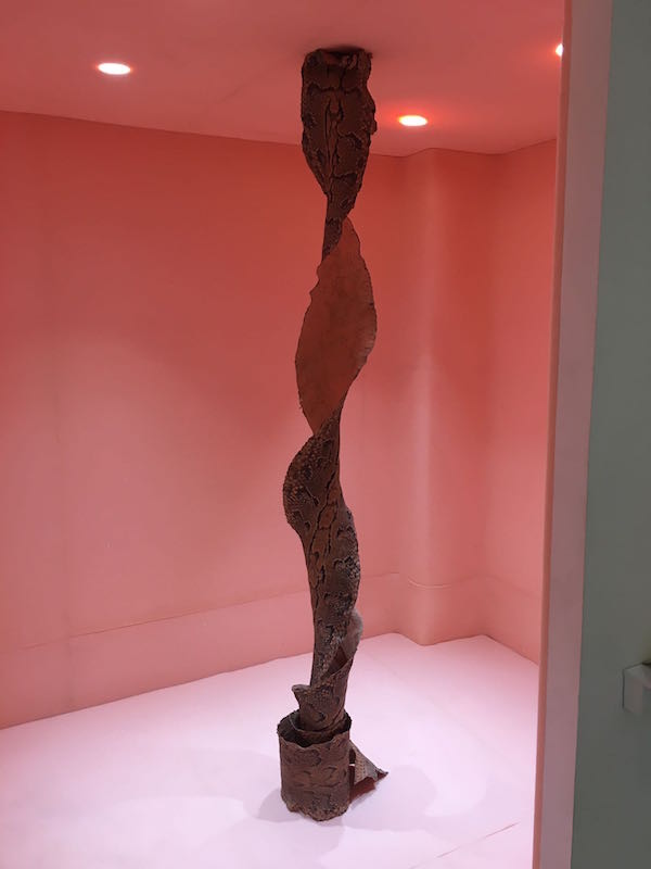 Vue de l'exposition L'Heure rose de Morgane Tschiember - CAC La Traverse - Photo : Point contemporain