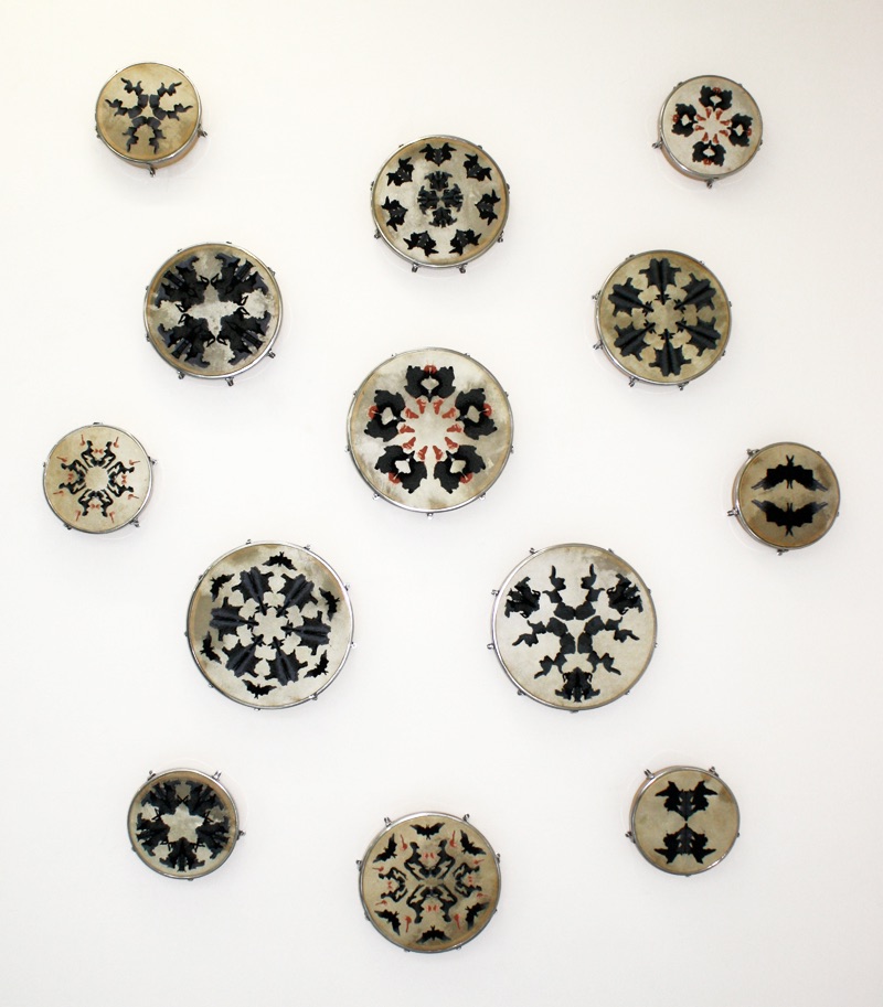 Céline Tuloup, Psychic circles, installation murale, 13 tambours en peau brodés, 2014