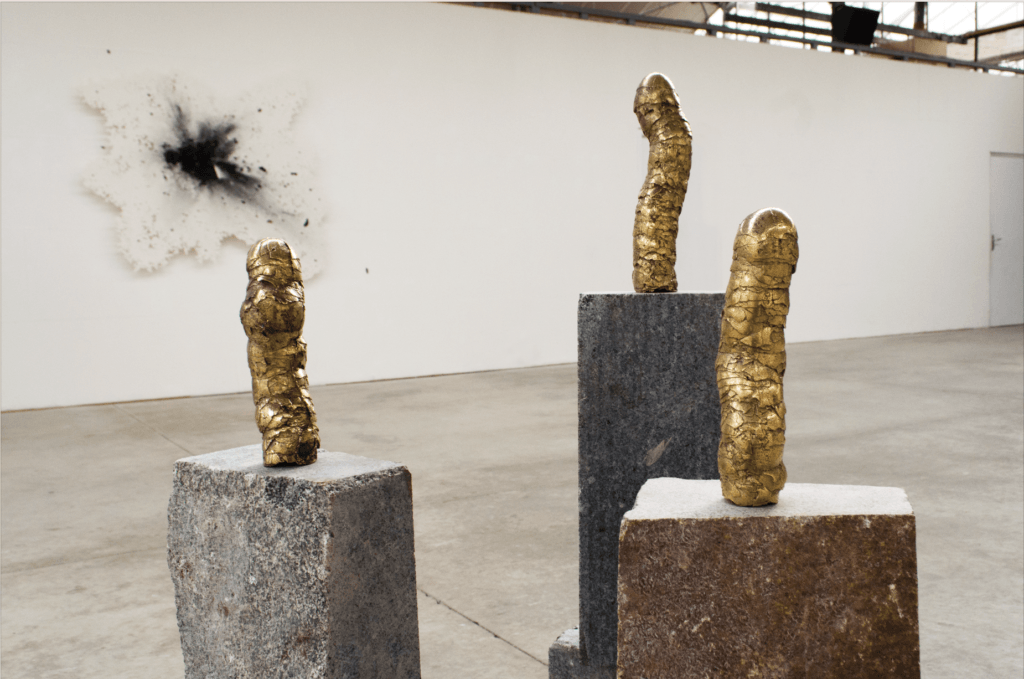 Hugo Bel, Images éphémères #2, bronze, 26x5x5 cm en moyenne, 2018. Résidence 56 Usine Utopik. Courtesy artiste
