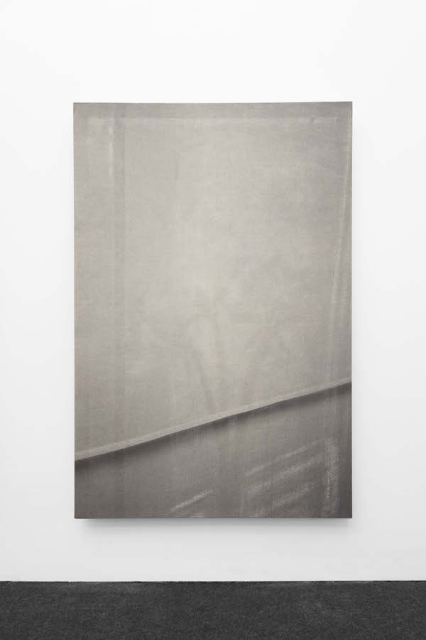 Floriane Michel, Vers l’oubli, 2019. Oil paint and uv print on linen, 120 x 180 cm