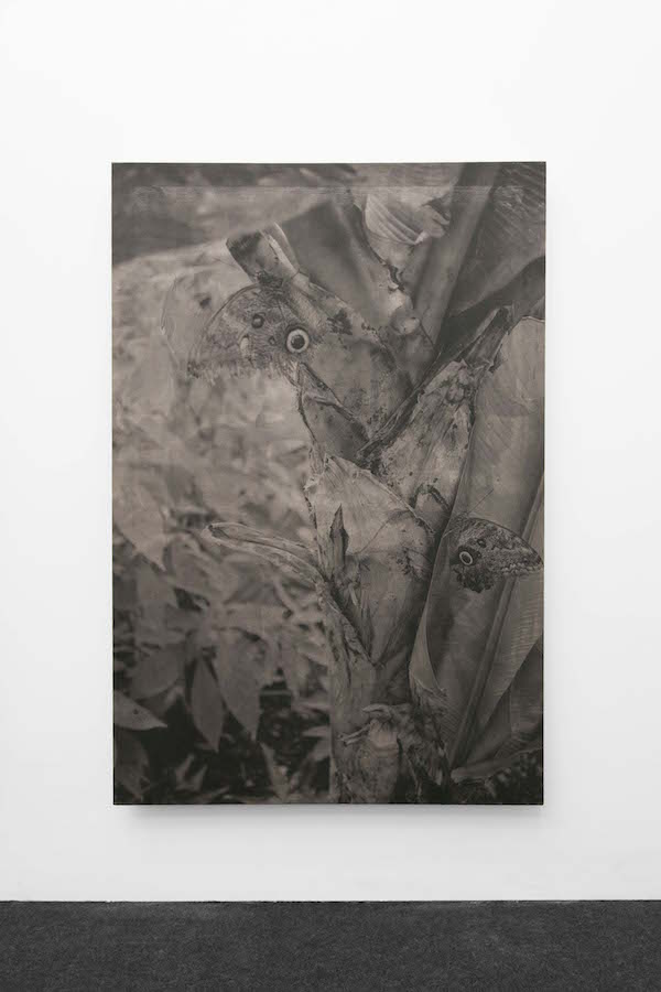 Floriane Michel, Des yeux sans visage, 2019. Oil paint and uv print on linen, 120 x 180 cm