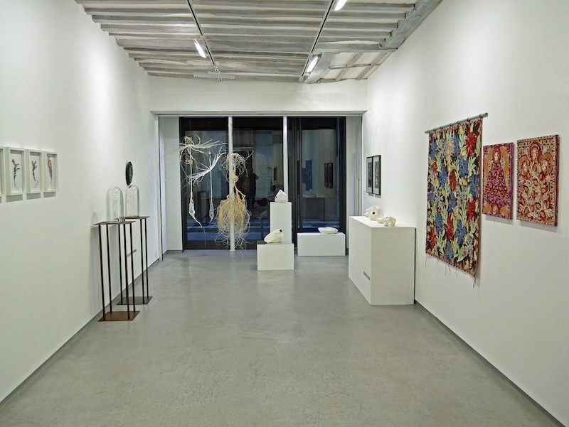 Vue de l'exposition Medium textile, suite Photo Yves Sabourin