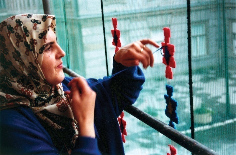 Maja Bajevic, Women at work (under construction), 1999, © Maja Bajevic, Adagp, Paris