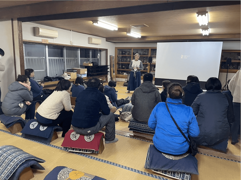 Asako Fujioka s’adresse aux participants du Dojo 5 à Yamagata.
