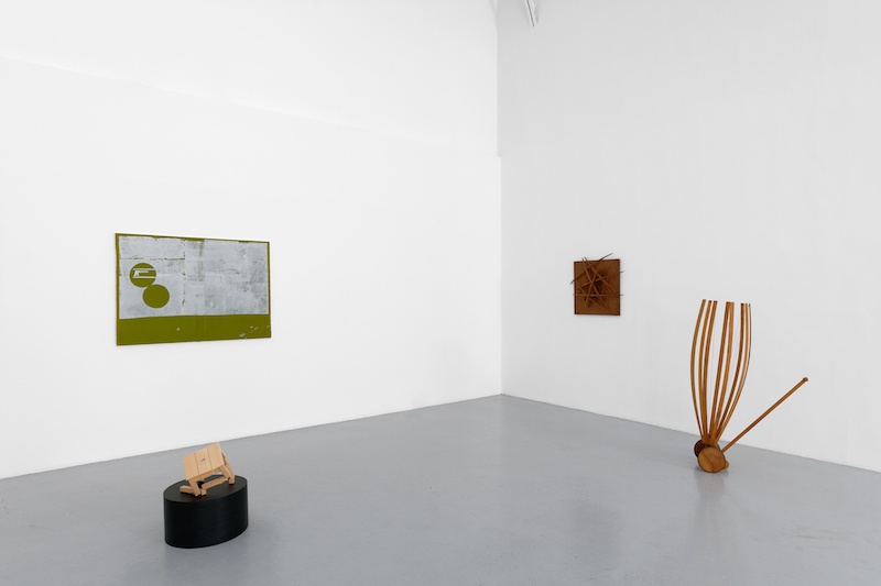 Greetings,
curated by Antonio De Martino and Edoardo Marabini, installation view (Lorenza Longhi, Bruno Marabini, Bernhard Hegglin), galerie Hussenot, 2023