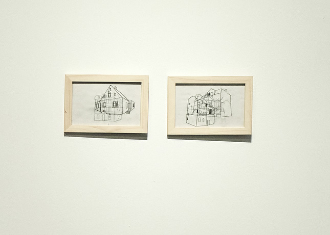 Aurélie Pertusot, Sans titre, 2023. Dessin, crayon sur calque, 10x 15 cm - photo Daria Szczygieł