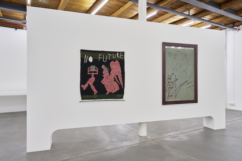Installation view, Charlotte Johannesson, No Future, 1977 ; New Wave, 1977, Kunsthalle Friart Fribourg, 2023. Photo : Guillaume Python. Courtesy of the artist and Kunsthalle Friart Fribourg