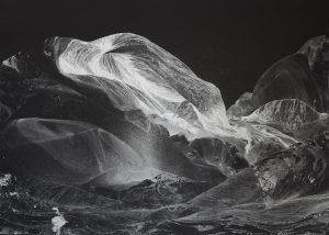 Gilles Balmet Silver mountains 2015 Peinture acrylique argent sur papier noir 70x100cm