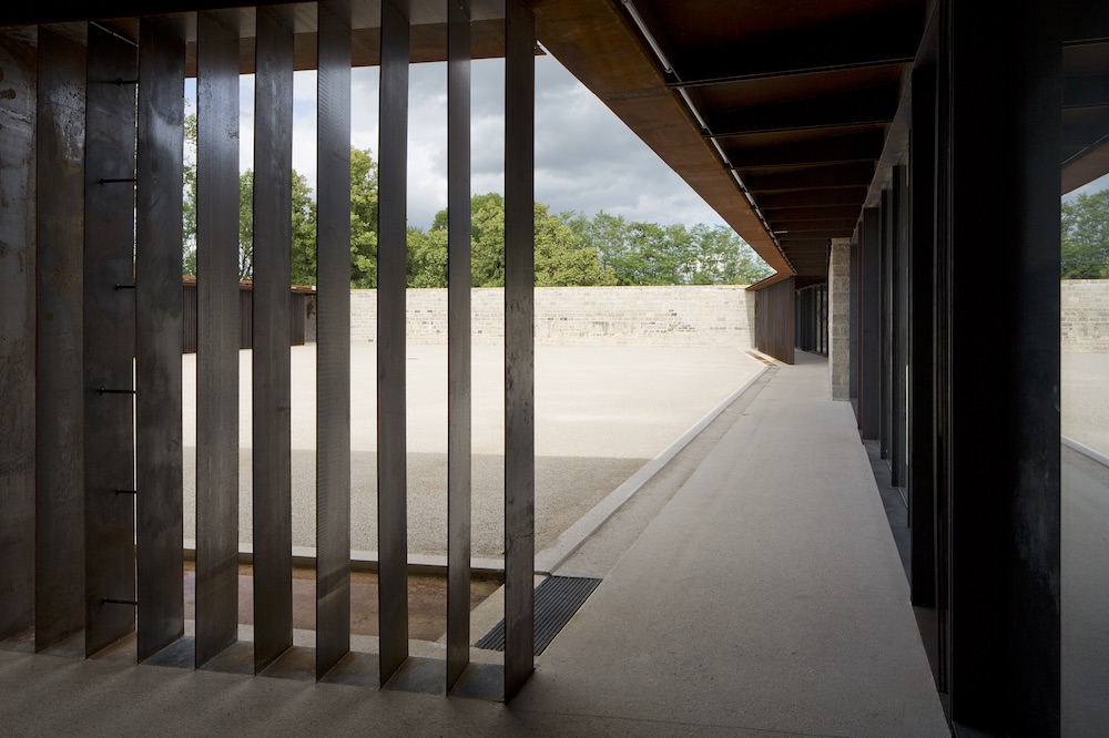 La cuisine, centre d'art et de design, château de Nègrepelisse, 2014. RCR Arquitectes. © Yohann Gozard