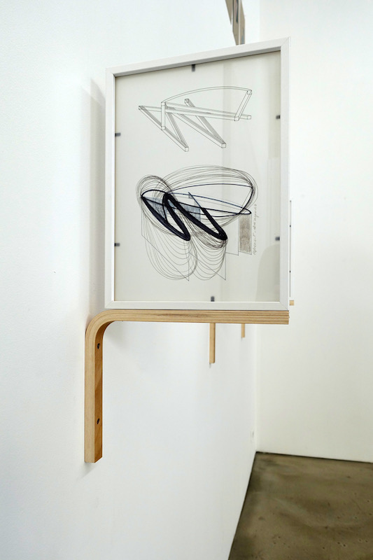© Alice Raymond, 2018. Nervures [Se dit aussi des embranchements de chaînes de montagnes], Éponyme Galerie, septembre-novembre 2018, exposition personnelle d'Alice Raymond curatée par Élise Girardot.