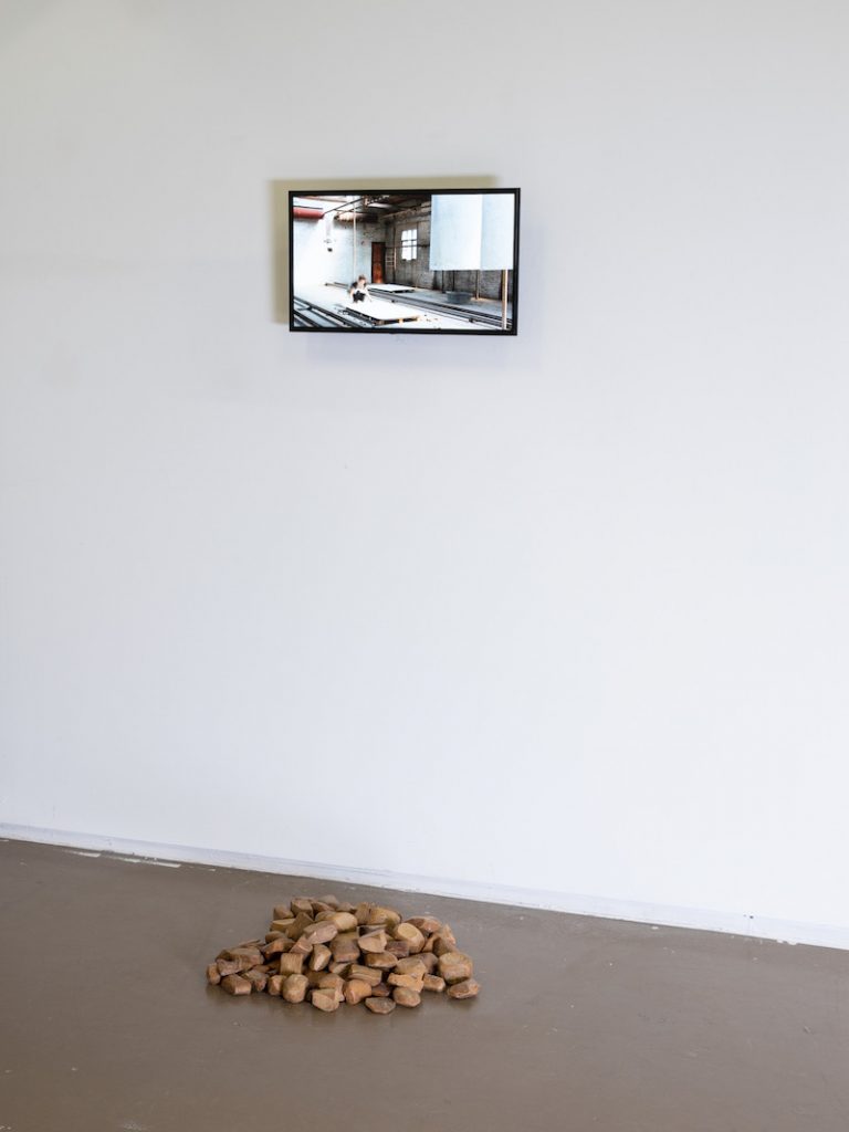 Camille Dufour - Vue d'exposition L'anticipation d'un futur, Espace Vanderborght, Bruxelles - Photo Pierre Toussaint & Vincent Everarts