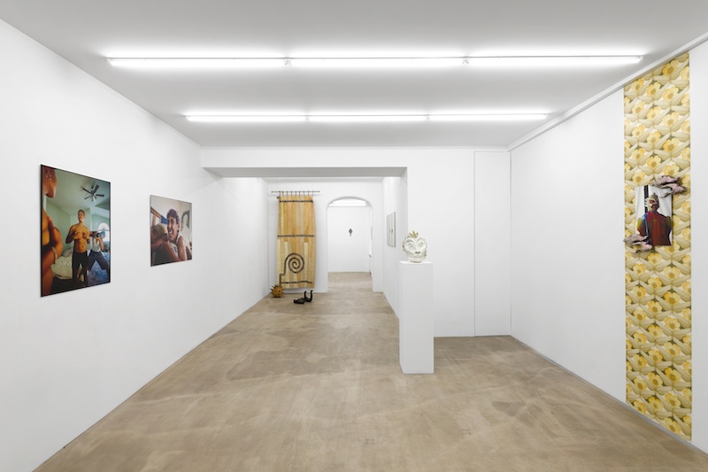 Danser sur les traces - Prix Utopi·e, exhibition view with Elijah Ndoumbe, Aëla Maï Cabel, Jordan Roger Barré and Kianuë Tran Kiêu, Sans titre, Paris