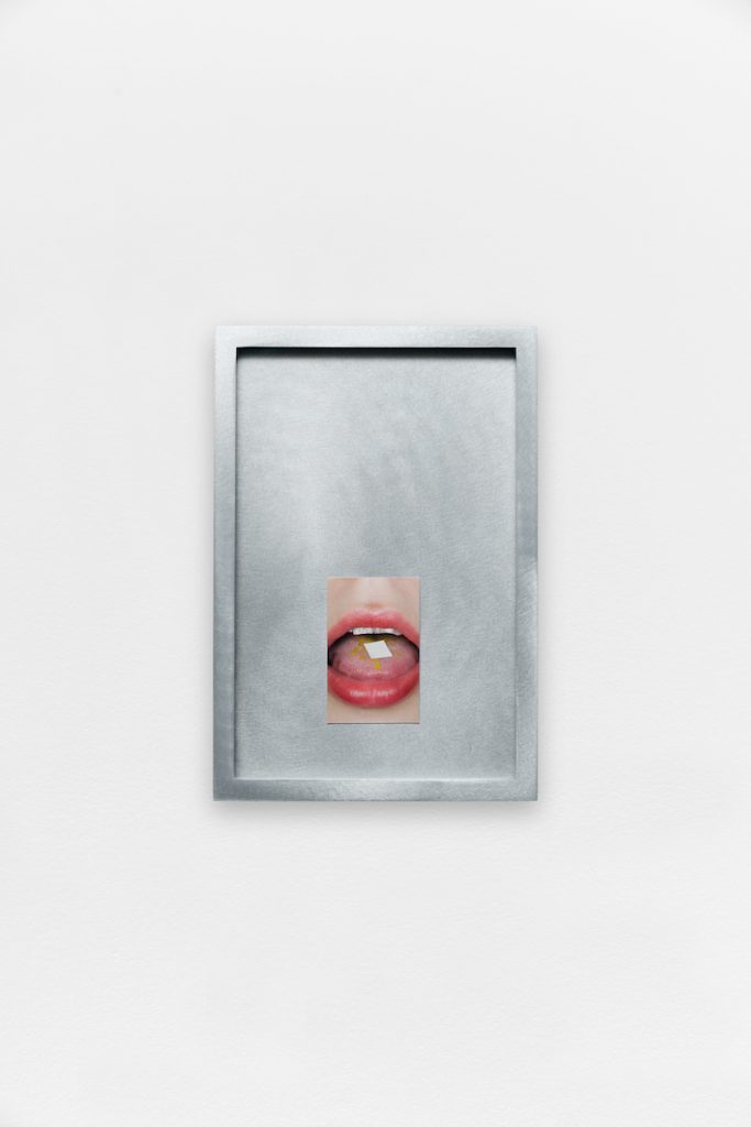 enna Sutela, Many-Headed Reading, 2016, impression, cadre en aluminium / print, aluminium frame, 22 x 15 cm. Courtesy of the artist. Photo © Aurélien Mole