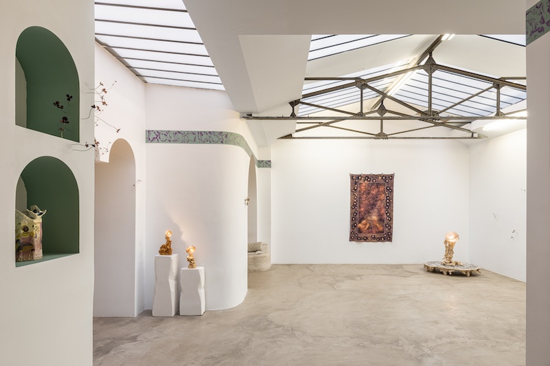 Vue de l'exposition SIBYLLE GALERIE CHLOE SALGADO x Chapelle XIV @ Grégory Copitet